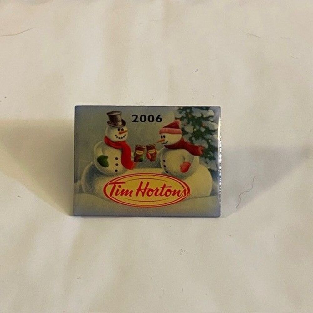 Tim Hortons 2006 Winter Christmas Pin Snowmen Coffee